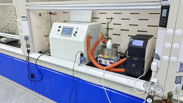 氯化反應(yīng)光催化連續(xù)流工藝開發(fā)設(shè)備集成圖片 氯化反應(yīng)光催化連續(xù)流工藝開發(fā)設(shè)備集成圖片