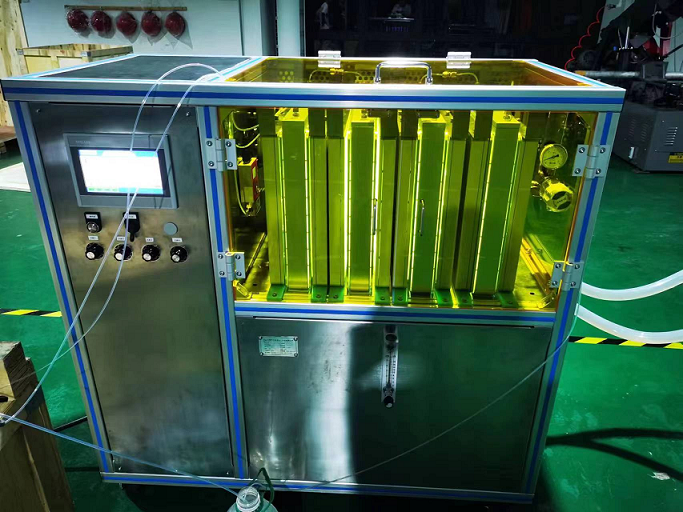 山東?；煞莶少徶性嚰壒苁焦獯呋磻?yīng)設(shè)備一套